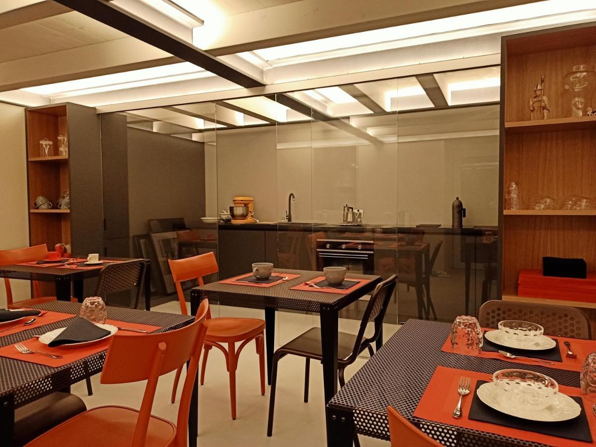 V&V Rentroom Design Gignod Luaran gambar